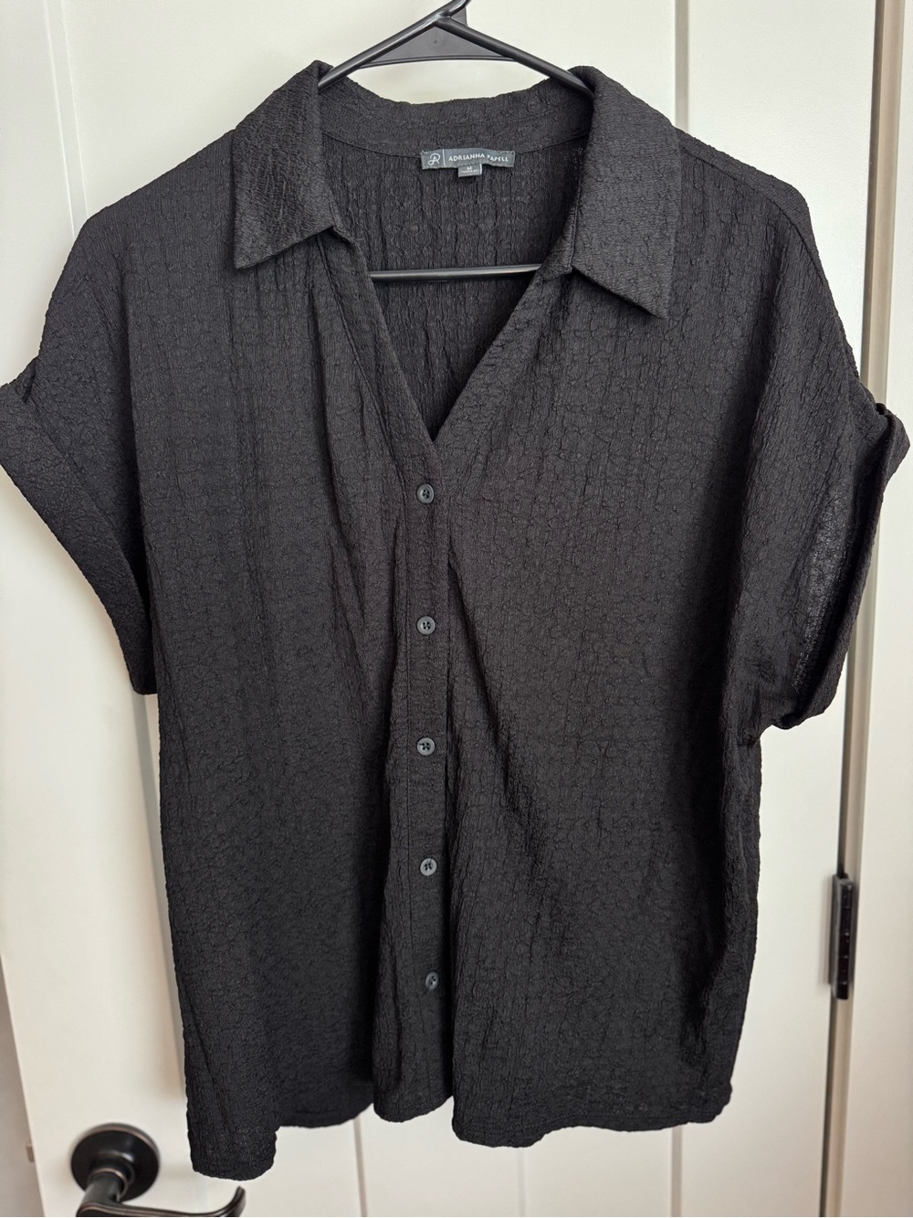 Adrianna Papell Black Short-Sleeve Textured Button-Up Shirt